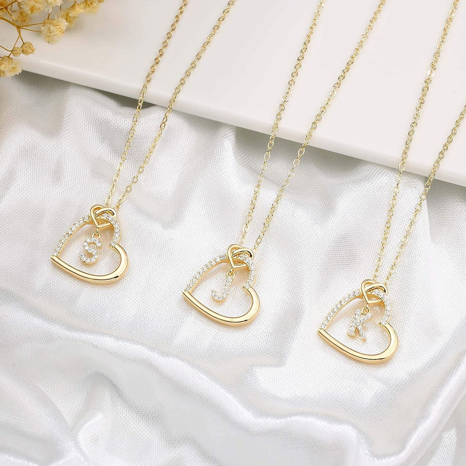 Heart Initial Necklaces for Girls Teen Women, Cubic Zirconia Heart Pendant Necklace, Dainty Initial Heart Necklace Letter a - Z Jewelry Gifts for Girls Women